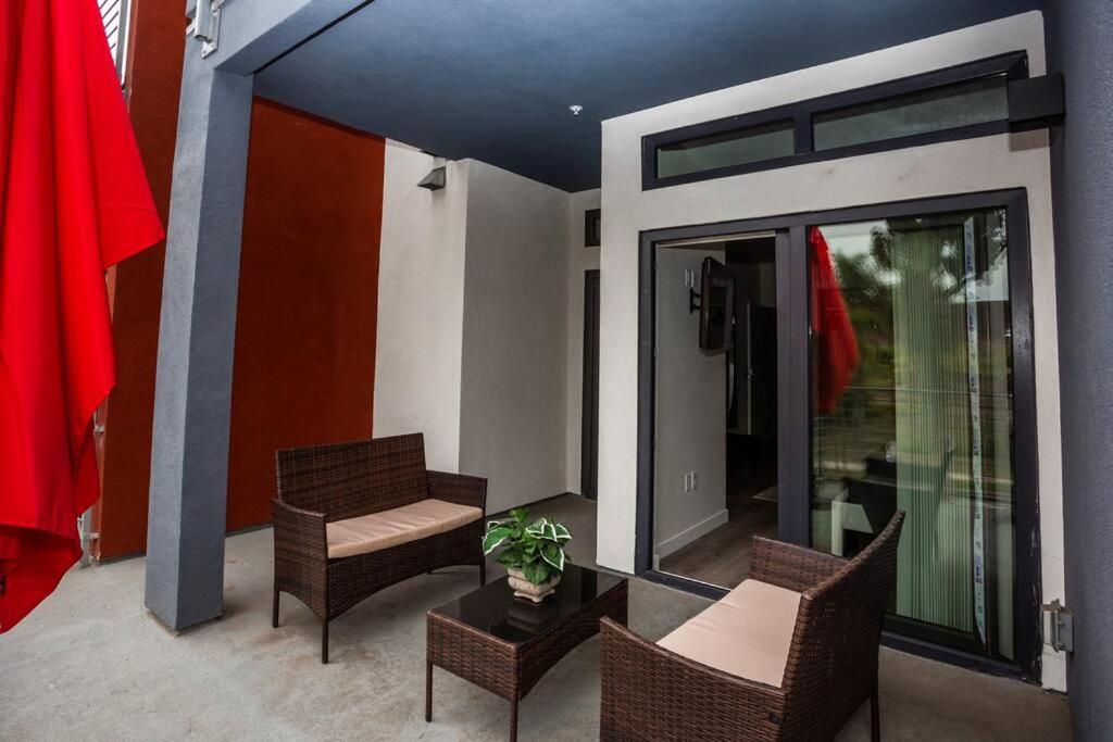 Inn With Large Balcony- Gateway San Diego